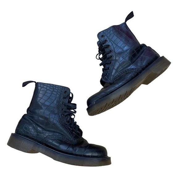 Dr. Martens Black Pascal Croco Embossed Boots ~ Size US 6 - Picture 8 of 12